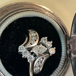 14K diamond and white gold wedding set